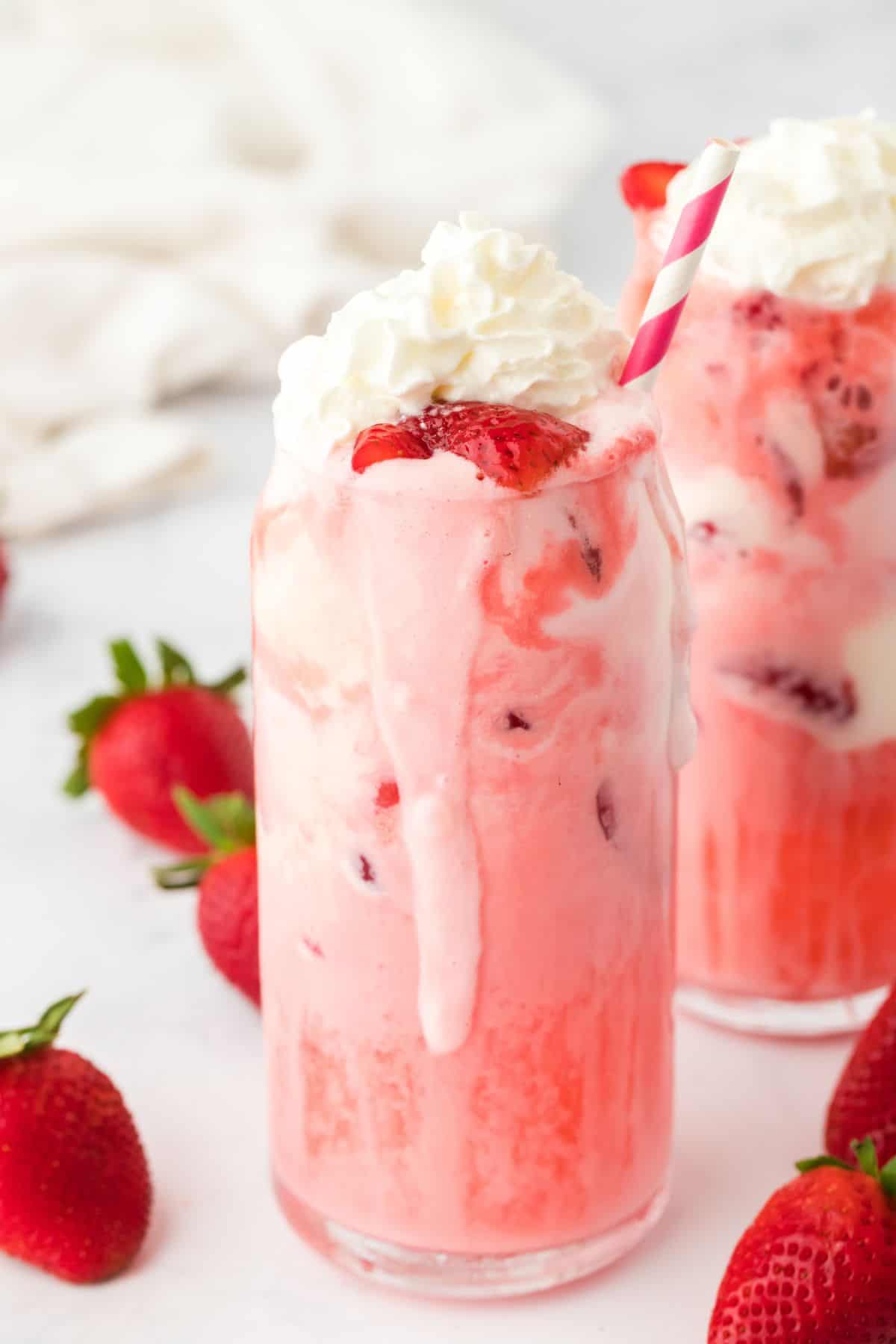 Strowberry Creamy Float